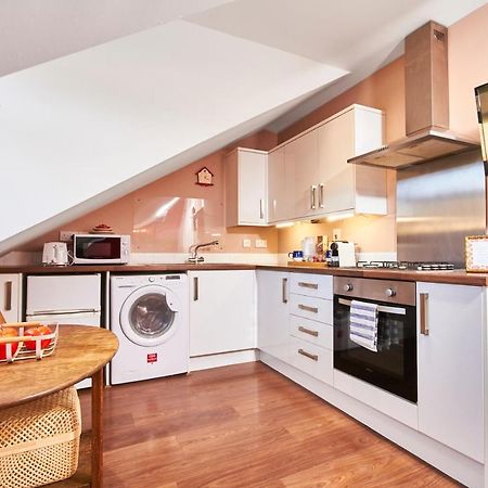 ניוקאסל Beautiful Boutique Apartment For Two מראה חיצוני תמונה